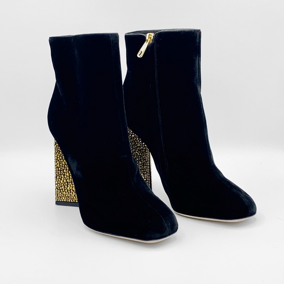 NIB $1350 DOLCE & GABBANA Black Velvet Ankle Boots - Picture 1 of 9